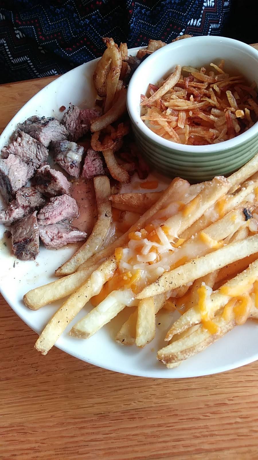 Applebees Grill + Bar | restaurant | 19 Mall Rd, Barboursville, WV 25504, USA | 3047334028 OR +1 304-733-4028