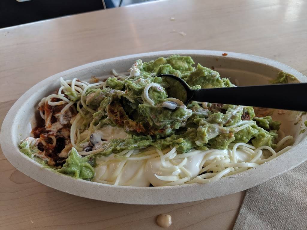 Chipotle Mexican Grill | restaurant | 826 Center Dr # 15, Dover, NH 03820, USA | 6037408984 OR +1 603-740-8984