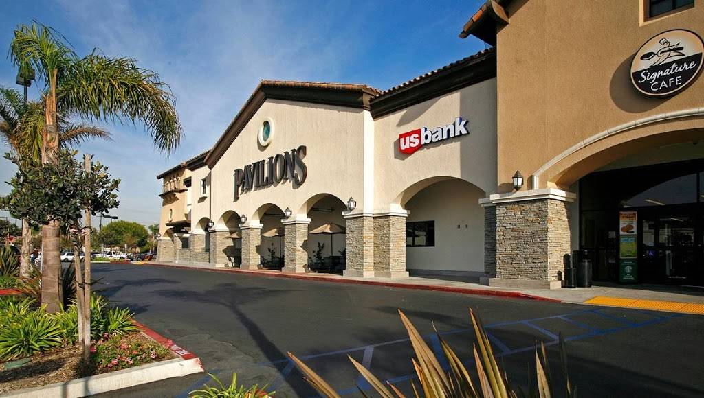 Seal Beach Center | shopping mall | 901-1101 Pacific Coast Hwy, Seal Beach, CA 90740, USA | 2135532200 OR +1 213-553-2200