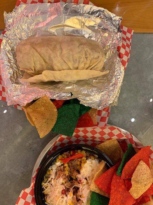 Mickeys Massive Burritos | restaurant | 620 1st St, Lasalle, IL 61301, USA | 8152201599 OR +1 815-220-1599