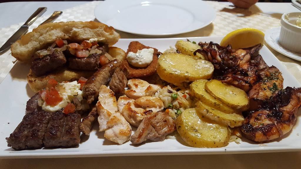 Sarajevo Restaurant | restaurant | 2701 W Lawrence Ave, Chicago, IL 60625, USA | 7732755310 OR +1 773-275-5310