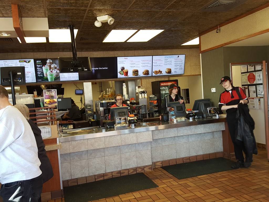 McDonalds | cafe | 필립스 대로, 727 US-12, Sauk City, WI 53583, USA | 6086433631 OR +1 608-643-3631