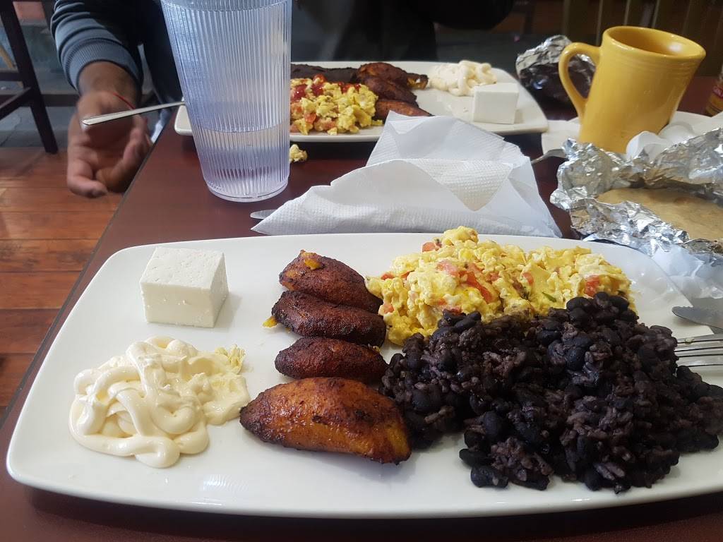 Auras Family Restaurant & Juice Bar | restaurant | 18401 Sherman Way, Reseda, CA 91335, USA | 8187571400 OR +1 818-757-1400