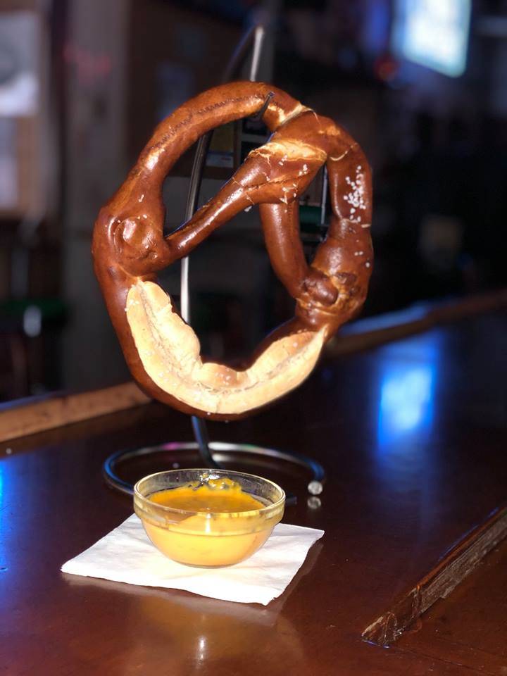 Dons Place Inc | restaurant | 207 W Morgan St, Jacksonville, IL 62650, USA | 2172432112 OR +1 217-243-2112