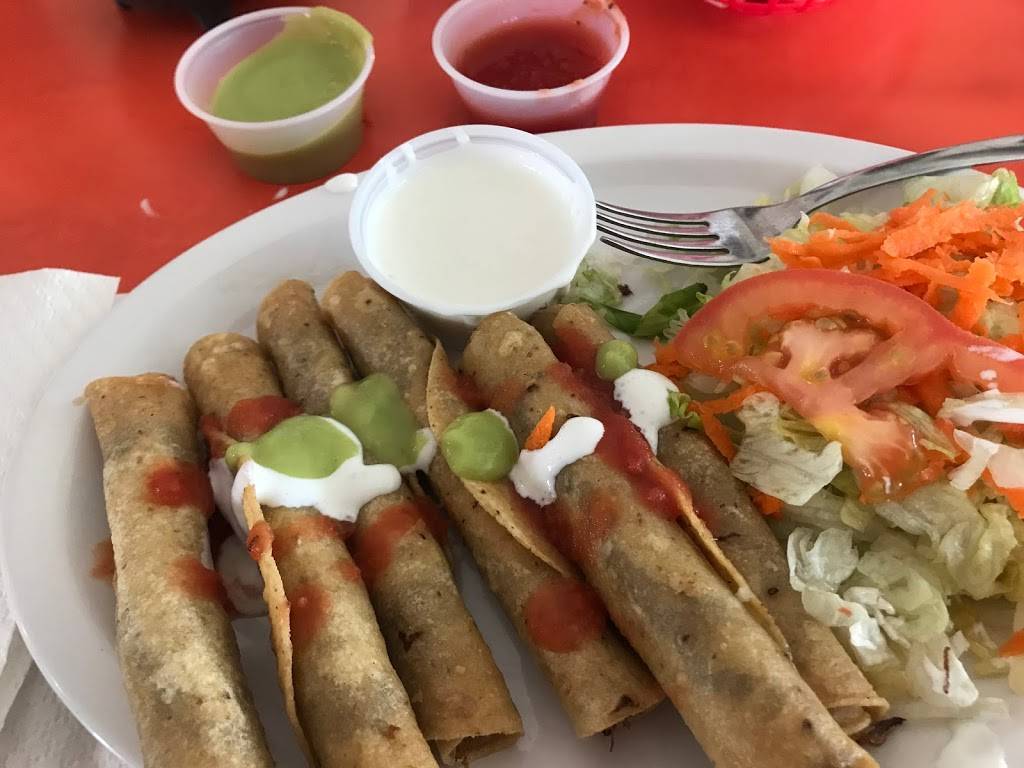 El Portal Del CIROS Mexican & Seafood | restaurant | 1441 N Zaragoza Rd bldg h, El Paso, TX 79936, USA | 9155902476 OR +1 915-590-2476