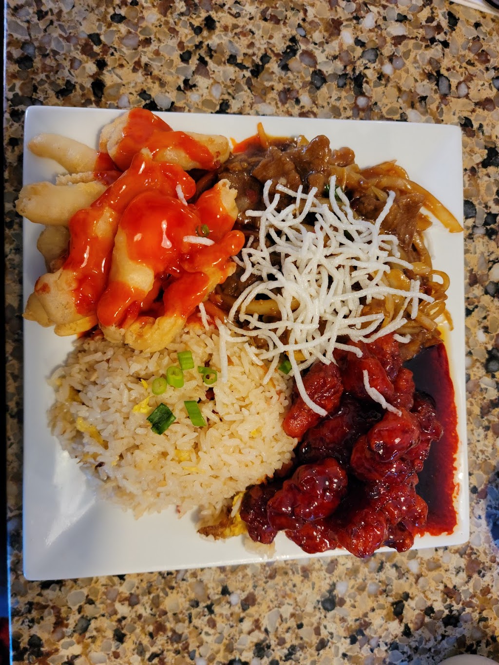 Golden Palace Restaurant | restaurant | 175 S Hwy 395, Hermiston, OR 97838, USA | 5415675151 OR +1 541-567-5151