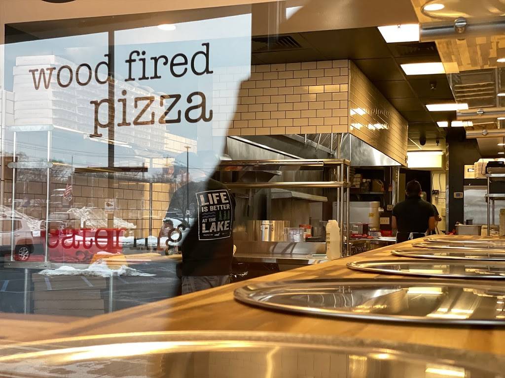 Gennaros Pizza Parlor | restaurant | 1704 Western Ave, Albany, NY 12203, USA | 5186080300 OR +1 518-608-0300