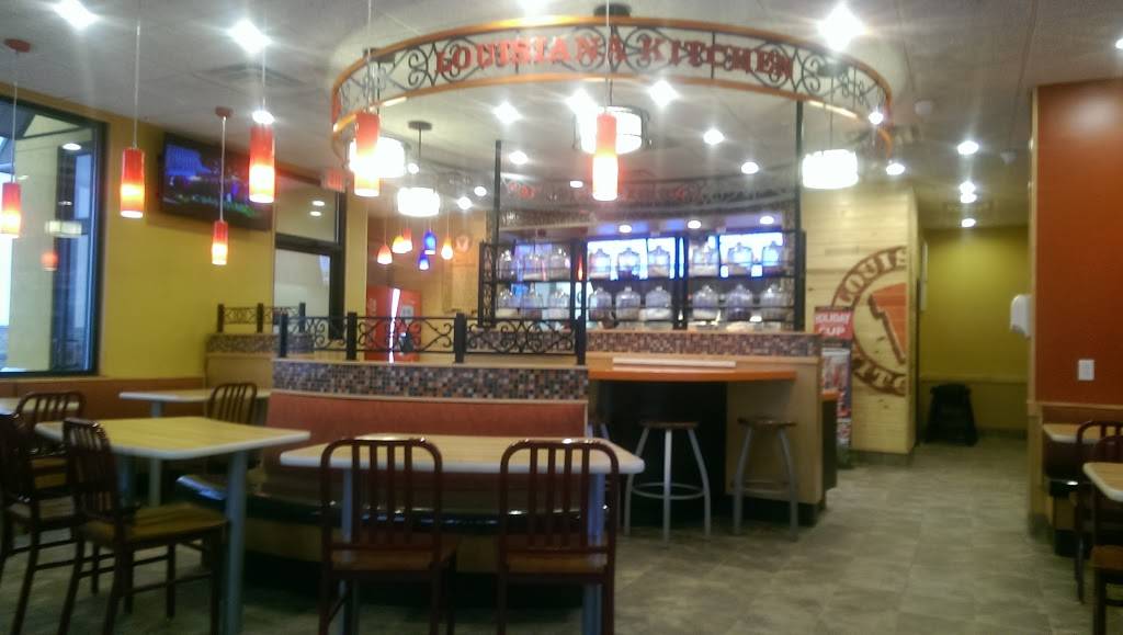 Popeyes Louisiana Kitchen | restaurant | 70 Pershing Dr, Derby, CT 06418, USA | 2033082284 OR +1 203-308-2284