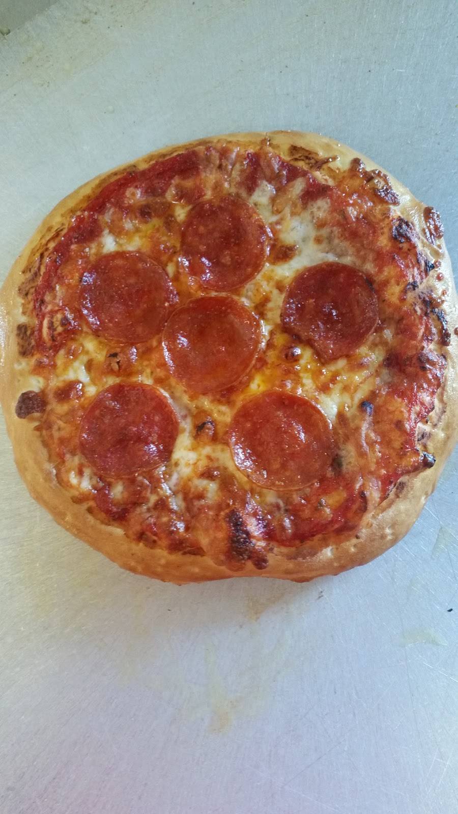 Papa Everetts Pizza | meal delivery | 910 US-18 E, Clear Lake, IA 50428, USA | 6413574040 OR +1 641-357-4040