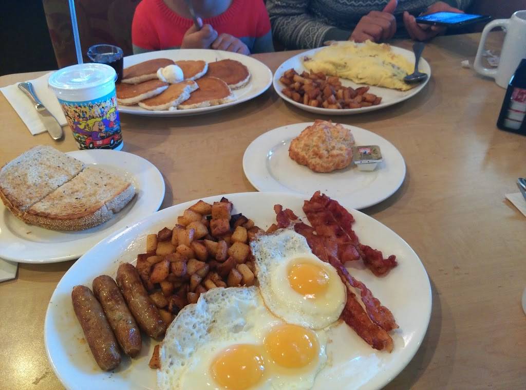 Cocos Bakery Restaurant | restaurant | 23000 Lake Forest Dr, Laguna Hills, CA 92653, USA | 9494588389 OR +1 949-458-8389