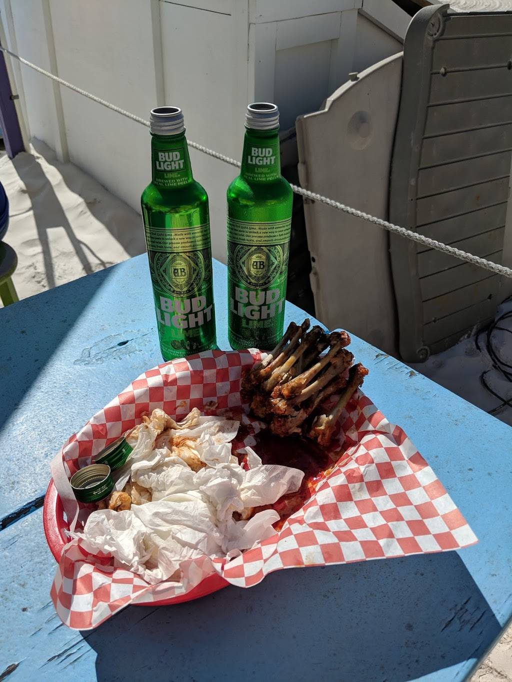 Wicked Wings Beach Bar and Grill | restaurant | 61 Avenue C, Fort Myers Beach, FL 33931, USA | 2397659647 OR +1 239-765-9647