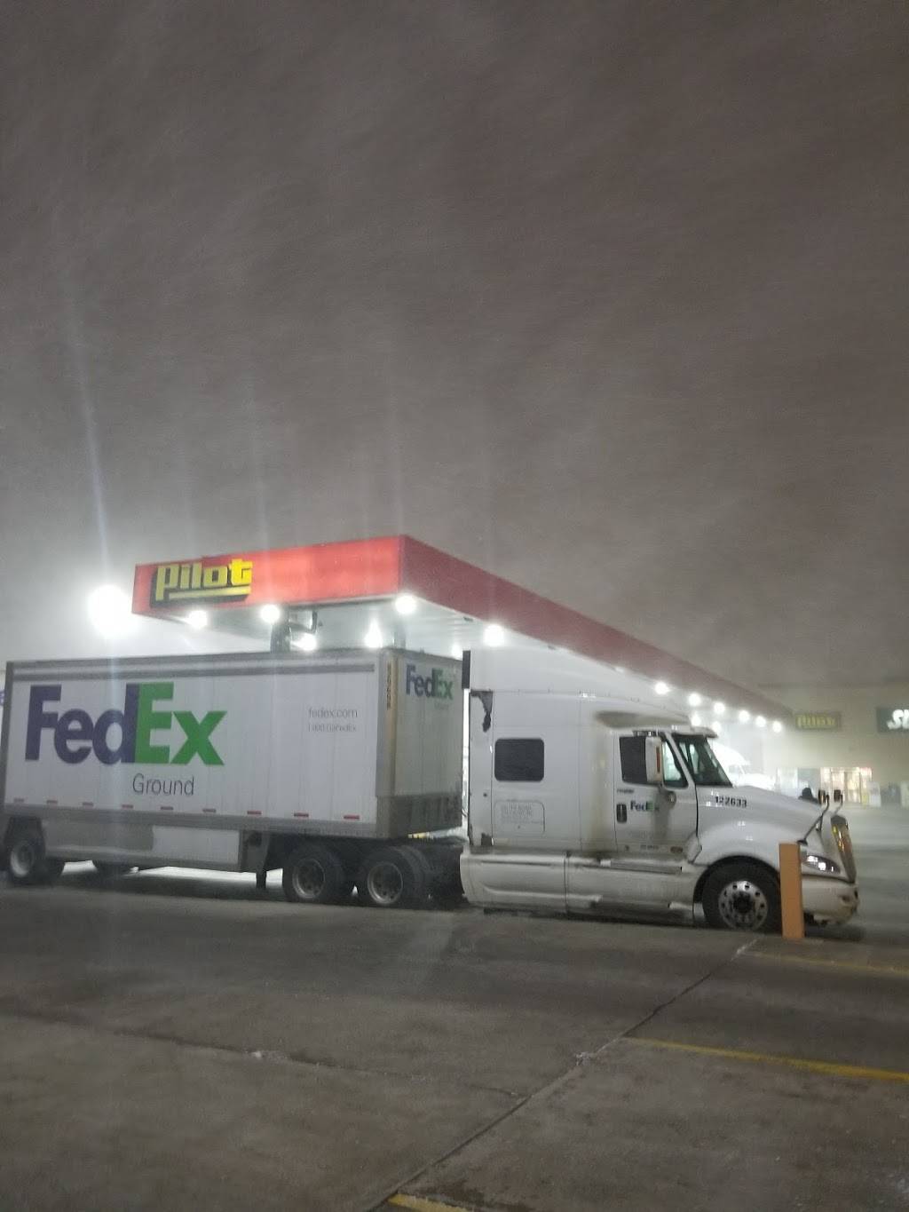 Pilot Travel Center | restaurant | 699 IL-203, East St Louis, IL 62201, USA | 6188755800 OR +1 618-875-5800