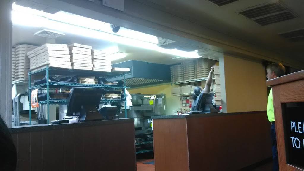 Pizza Hut | meal takeaway | 8811 Marlboro Rd, Farmville, NC 27828, USA | 2527532641 OR +1 252-753-2641