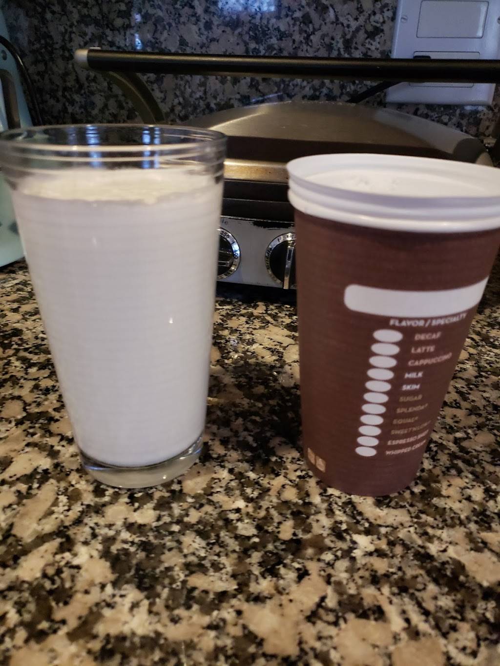 Dunkin Donuts | cafe | 8080 N Milwaukee Ave, Niles, IL 60714, USA | 8478231111 OR +1 847-823-1111