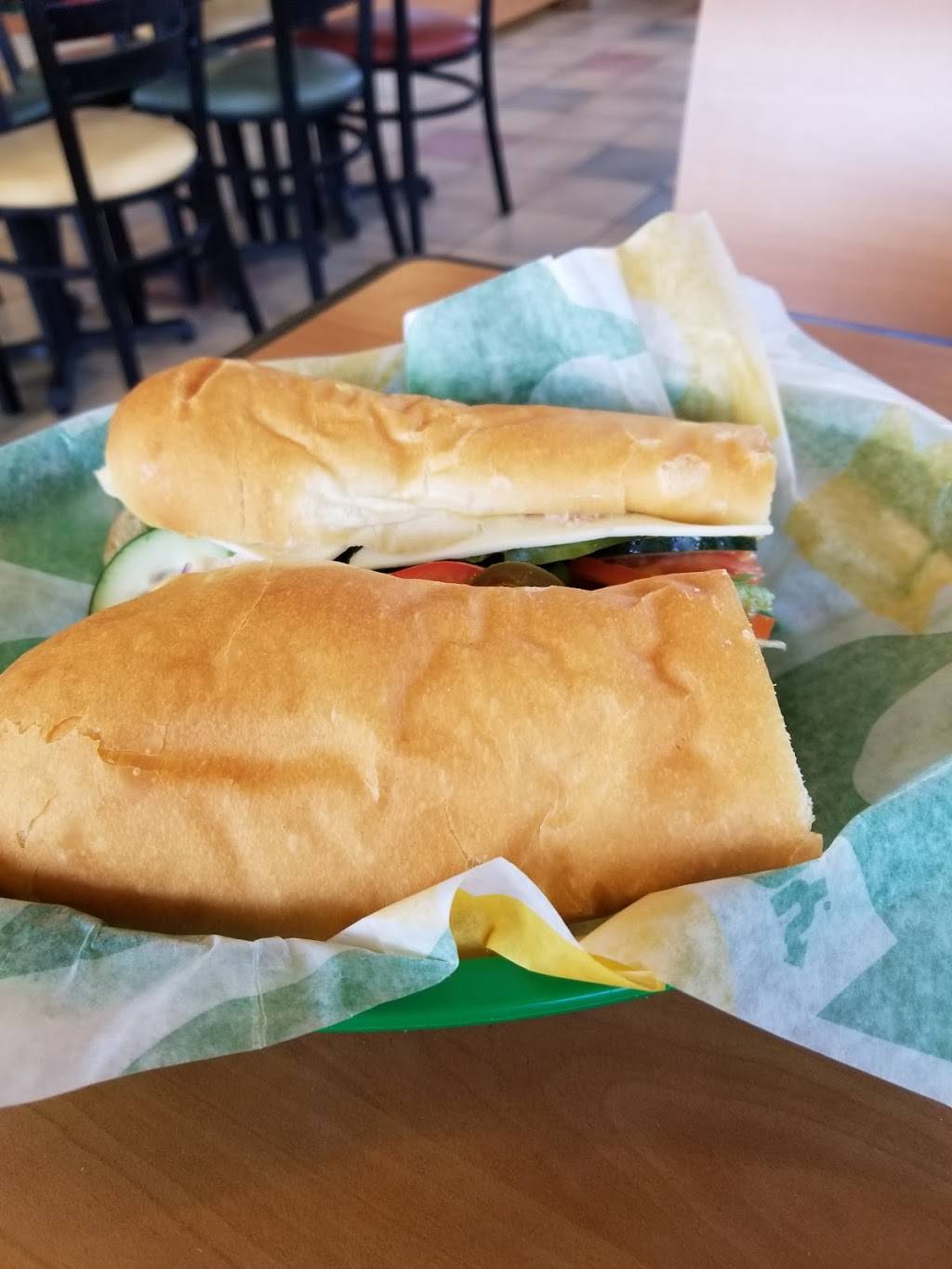 Subway | restaurant | 100 Kemar Street, Wakarusa, IN 46573, USA | 5748627827 OR +1 574-862-7827