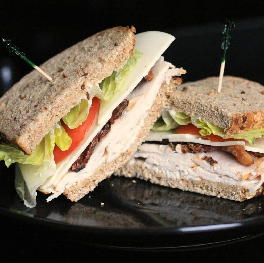 The Back Room Bistro | restaurant | 39 W Broad St, Cookeville, TN 38501, USA | 9318818915 OR +1 931-881-8915