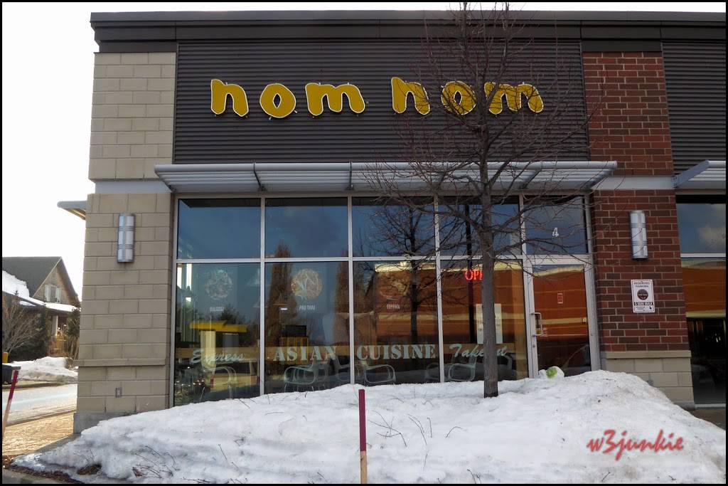 Nom Nom Kitchen | restaurant | 2160 Montreal Rd #4, Gloucester, ON K1J 1G4, Canada | 6132871111 OR +1 613-287-1111