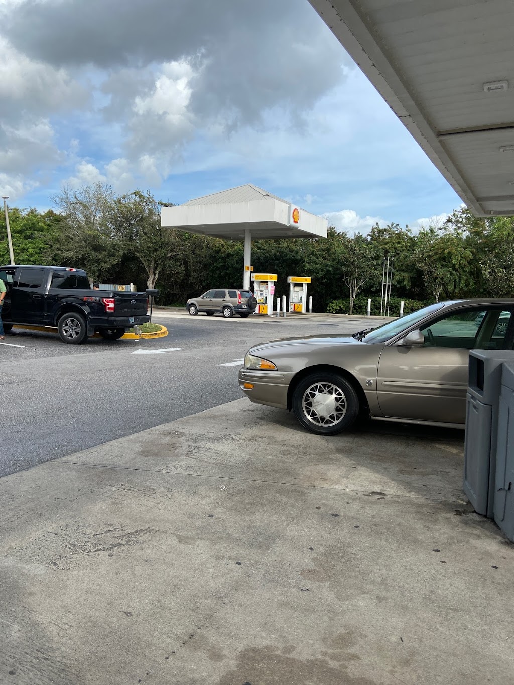 Shell | restaurant | 9520 20th St, Vero Beach, FL 32966, USA | 7729995109 OR +1 772-999-5109