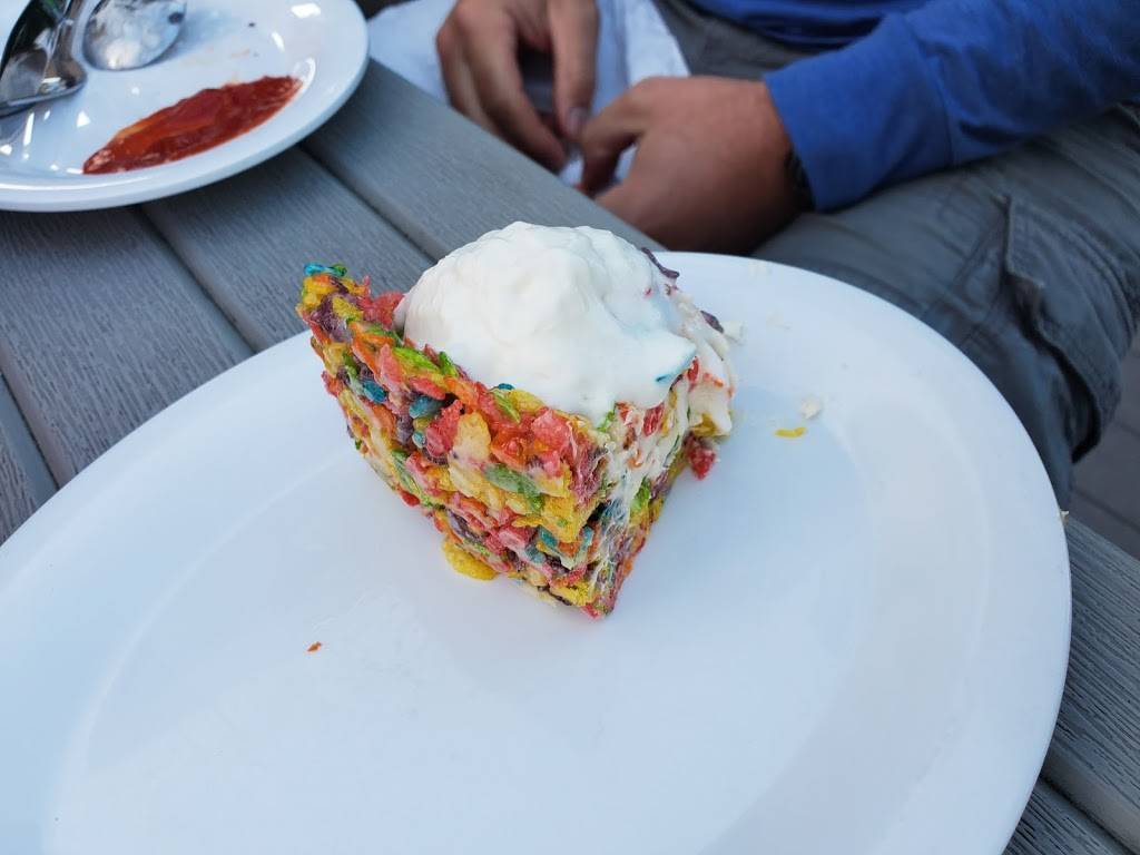 Breakers | restaurant | 967 N Straits Hwy, Topinabee, MI 49791, USA | 2312387544 OR +1 231-238-7544