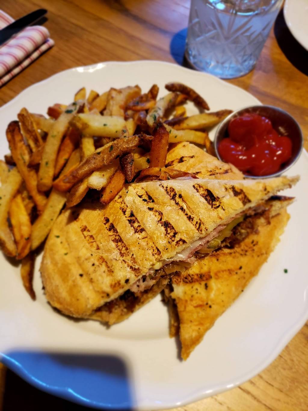 EL Super Pan Latino Kitchen & Bar | restaurant | 455 Legends Pl ste 862, Atlanta, GA 30339, USA | 4045216500 OR +1 404-521-6500