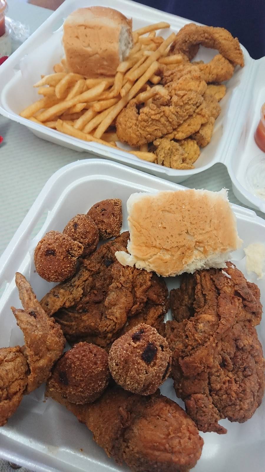 C W & Chris | restaurant | 6512 S Western Ave, Los Angeles, CA 90047, USA | 3237509403 OR +1 323-750-9403