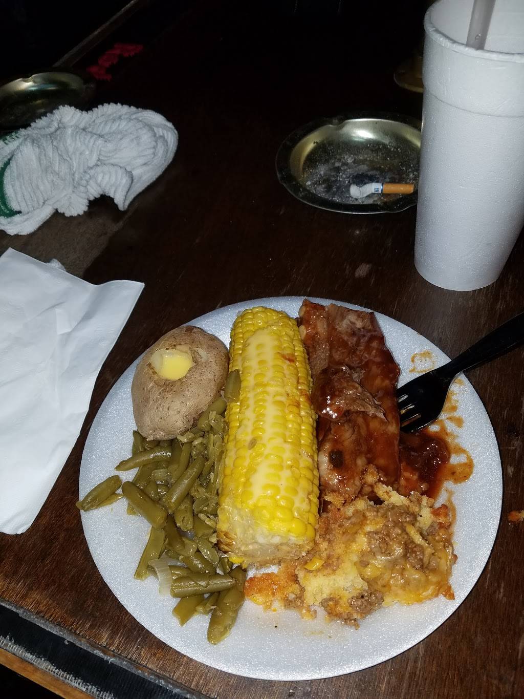 Jakes | restaurant | 5695 Clark Ln # J, Columbia, MO 65202, USA | 5734740999 OR +1 573-474-0999