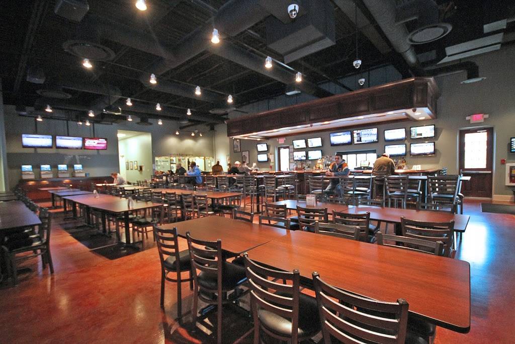 Crazy​ ​​Pour Sports Bar | restaurant | 105 North Ave, Villa Park, IL 60181, USA | 6307580099 OR +1 630-758-0099