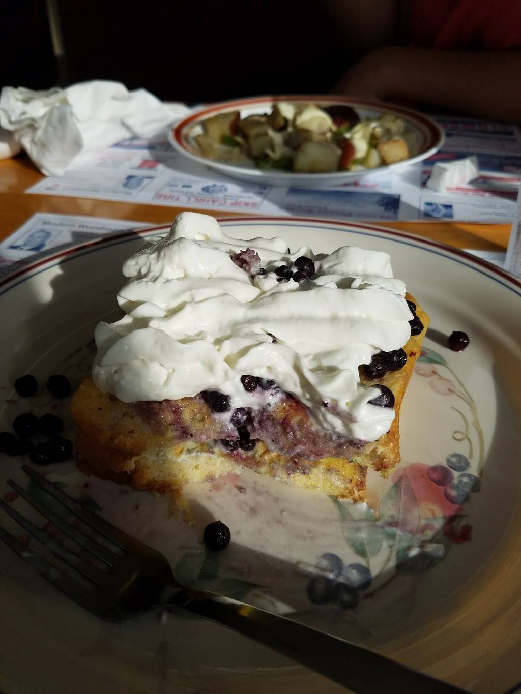 Ships Chow Hall | restaurant | 277 Bath Rd, Wiscasset, ME 04578, USA | 2078825530 OR +1 207-882-5530