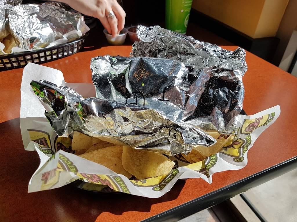 Moes Southwest Grill | restaurant | 970 N Congress Ave, Boynton Beach, FL 33426, USA | 5617329555 OR +1 561-732-9555