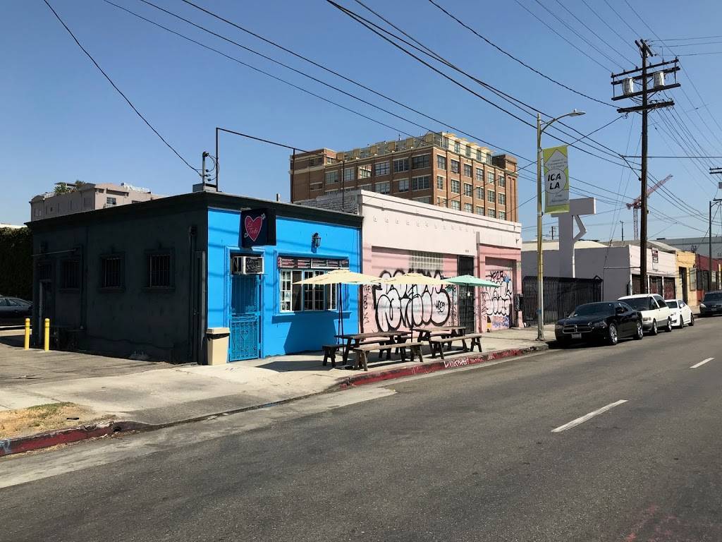 Es Todo Street Food Walk up Window | cafe | 1809 E 7th St, Los Angeles, CA 90021, USA | 2139358415 OR +1 213-935-8415