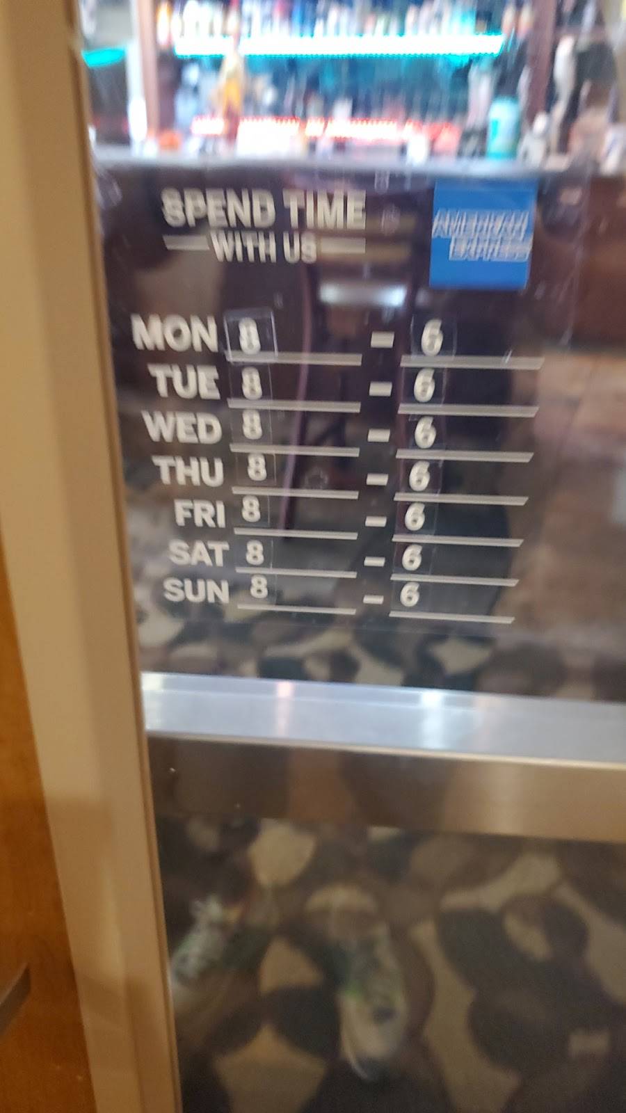 Mom and Pops Restaurant | restaurant | 900 N Atlantic Ave, Cocoa Beach, FL 32931, USA | 3217839430 OR +1 321-783-9430