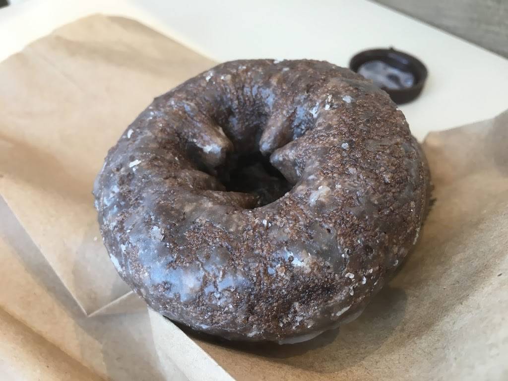 Dunkin | bakery | 1812 S Ridgewood Ave, Edgewater, FL 32141, USA | 3864235300 OR +1 386-423-5300