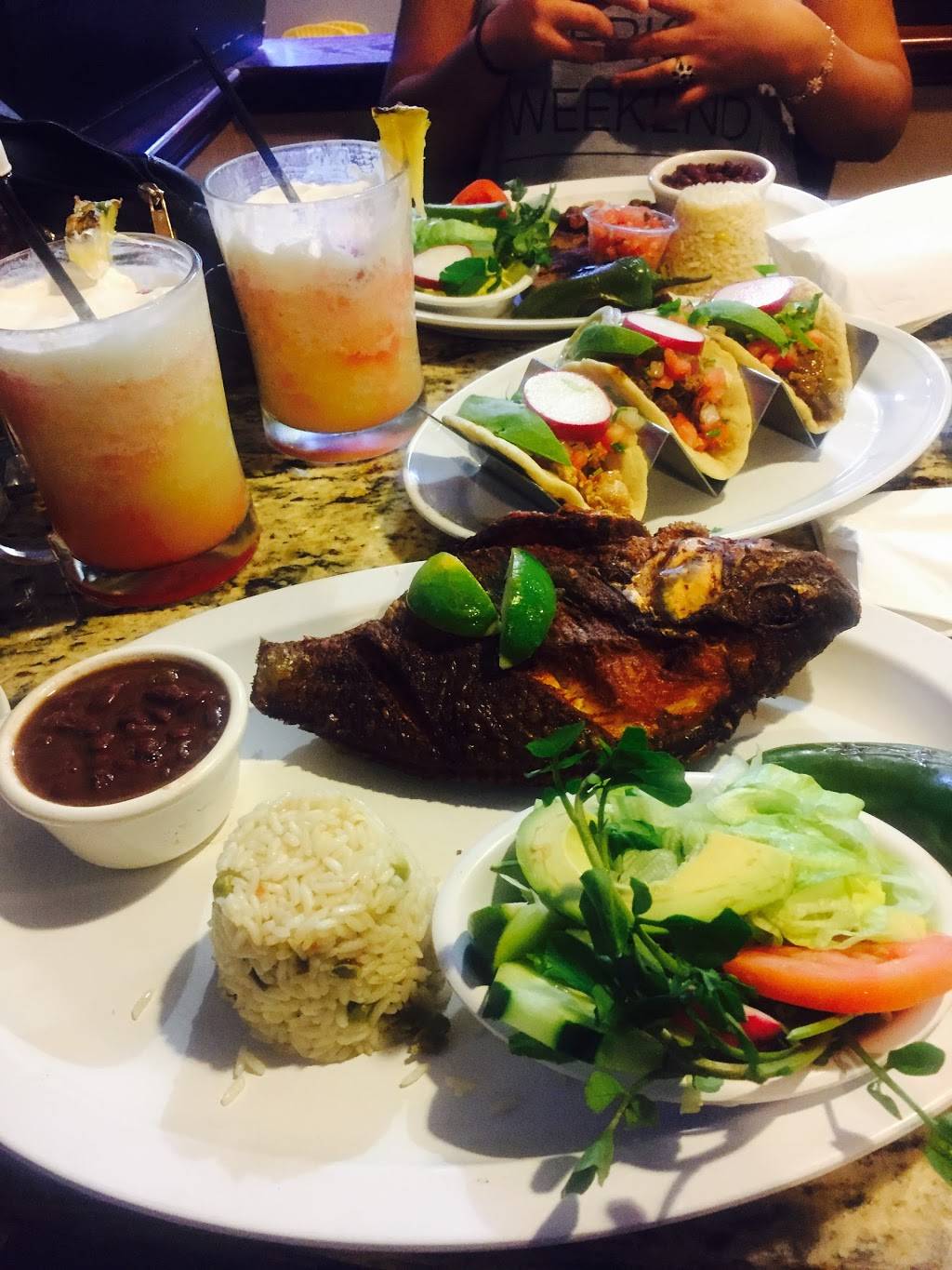 La Chiquita | restaurant | 7902 15th Ave, Hyattsville, MD 20783, USA | 3015579395 OR +1 301-557-9395