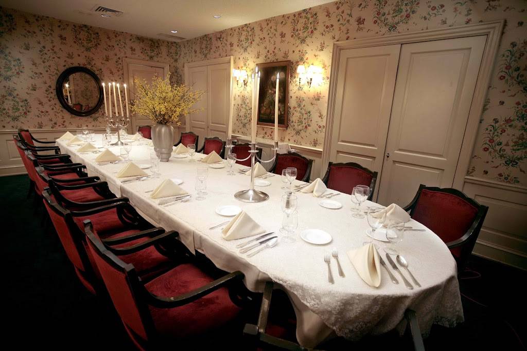 Moonstruck | restaurant | 7955 Oxford Ave, Philadelphia, PA 19111, USA | 2157256000 OR +1 215-725-6000