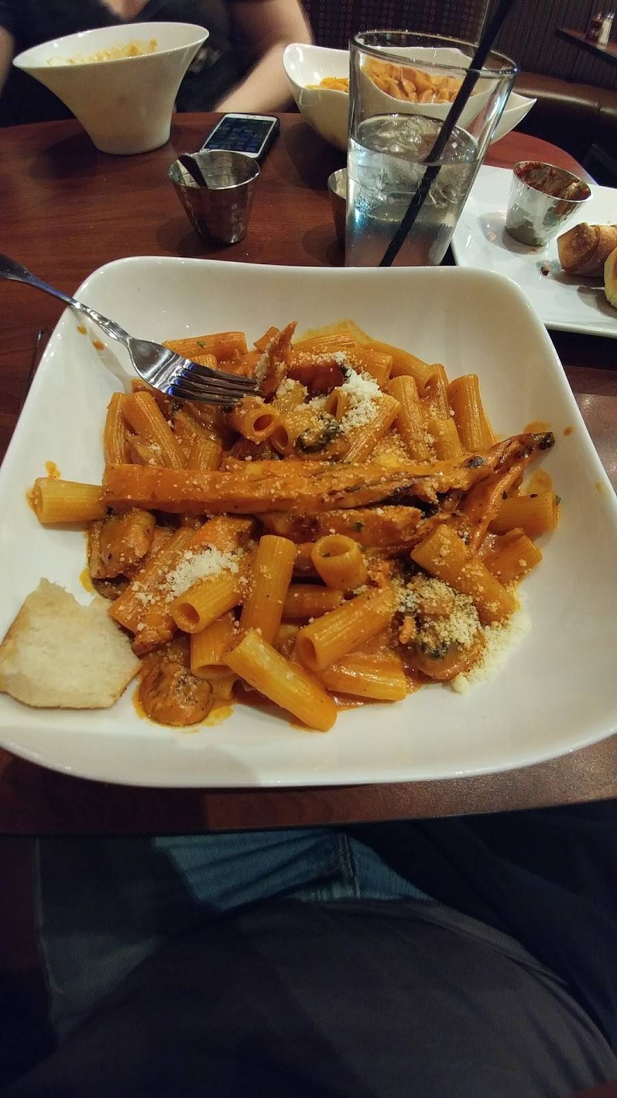 Calda Pizzeria & Restaurant | restaurant | 19 Hicksville Rd, Massapequa, NY 11758, USA | 5168820008 OR +1 516-882-0008