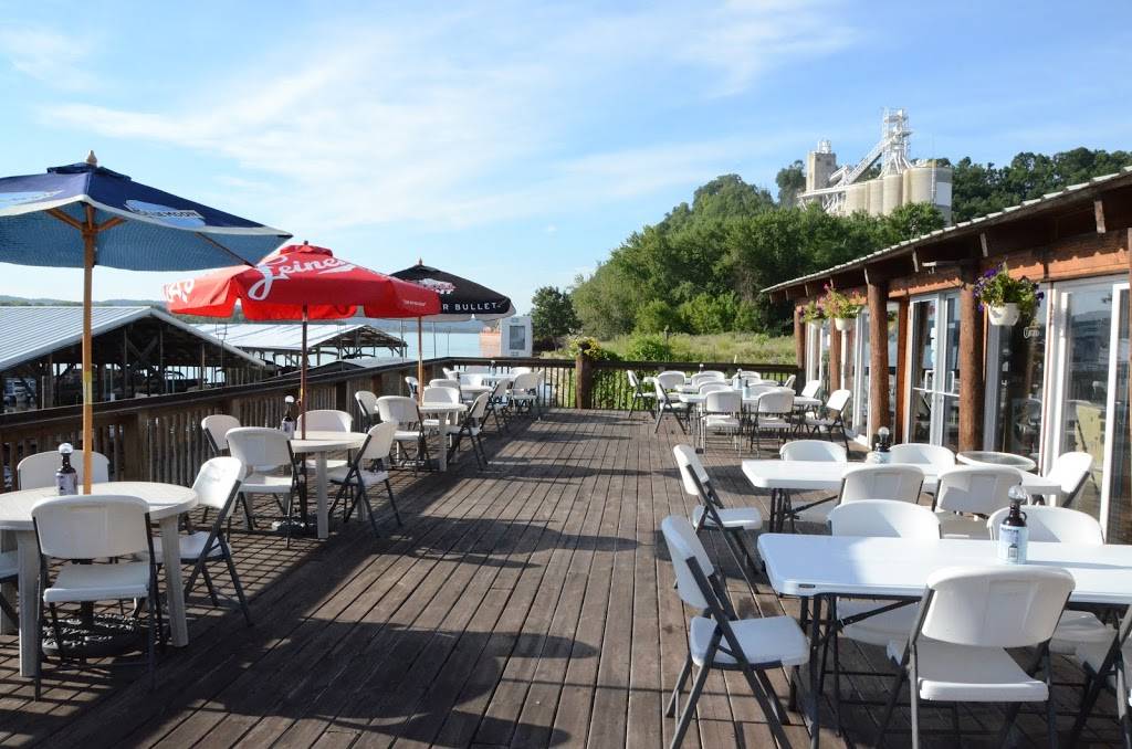 McGregors Marina Beer & Bratz | restaurant | 101 Front St, McGregor, IA 52157, USA | 5638739613 OR +1 563-873-9613