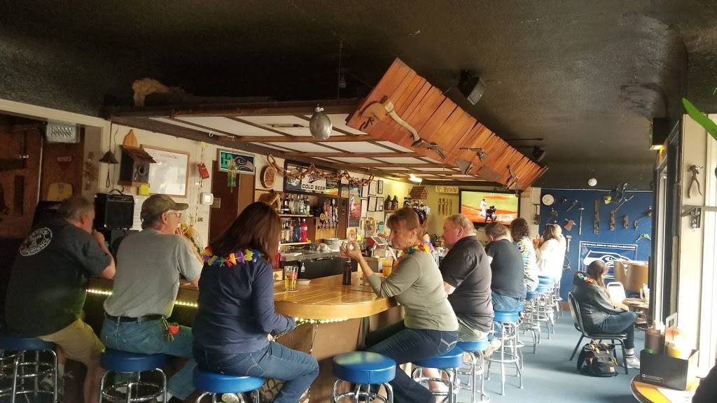 Woodshed Bar & Grill | restaurant | 23698 WA-3, Belfair, WA 98528, USA | 3602751222 OR +1 360-275-1222