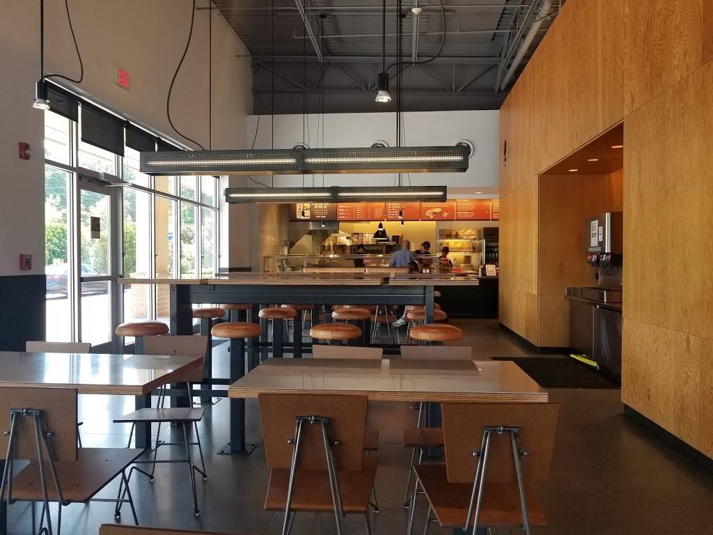 Chipotle Mexican Grill | restaurant | 1386 Atwood Ave, Johnston, RI 02919, USA | 4019431273 OR +1 401-943-1273