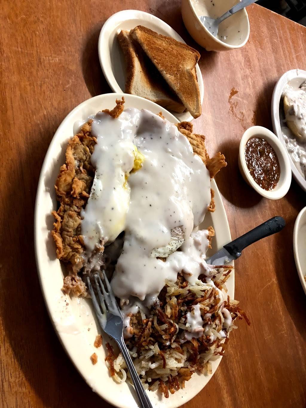 Fish Pond Restaurant | restaurant | 17091 TX-75, Willis, TX 77378, USA | 9363448800 OR +1 936-344-8800