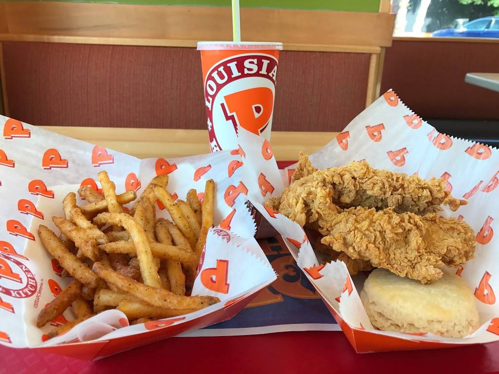 Popeyes Louisiana Kitchen | restaurant | 5950 Park Blvd N, Pinellas Park, FL 33781, USA | 7275454903 OR +1 727-545-4903