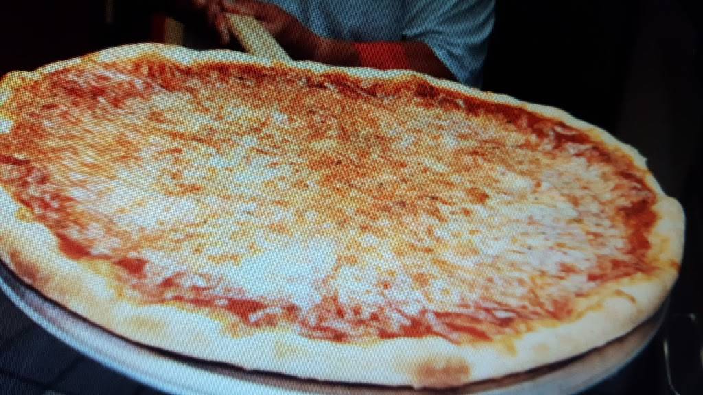 The Mad Greek Pizzeria | restaurant | 284 Main St S, Southbury, CT 06488, USA | 2032643080 OR +1 203-264-3080