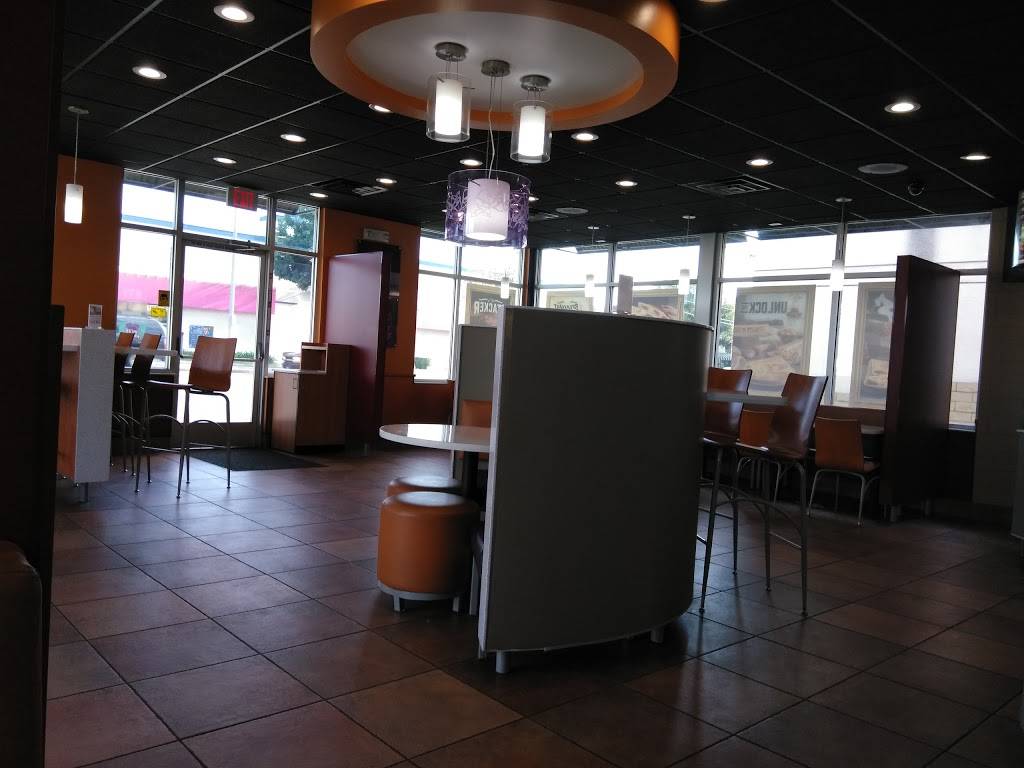 Taco Bell | meal takeaway | 11905 Paramount Blvd, Downey, CA 90242, USA | 5629231294 OR +1 562-923-1294