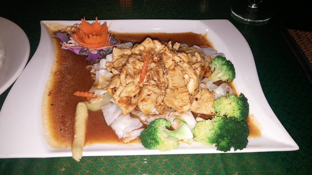 Thai Lanna & Sushi Bar | restaurant | 10022 Cross Creek Blvd, Tampa, FL 33647, USA | 8139910108 OR +1 813-991-0108