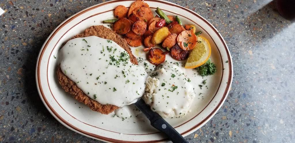 Fishin Hole Restaurant | restaurant | 103 Brumfield Ave, Montesano, WA 98563, USA | 3609644109 OR +1 360-964-4109