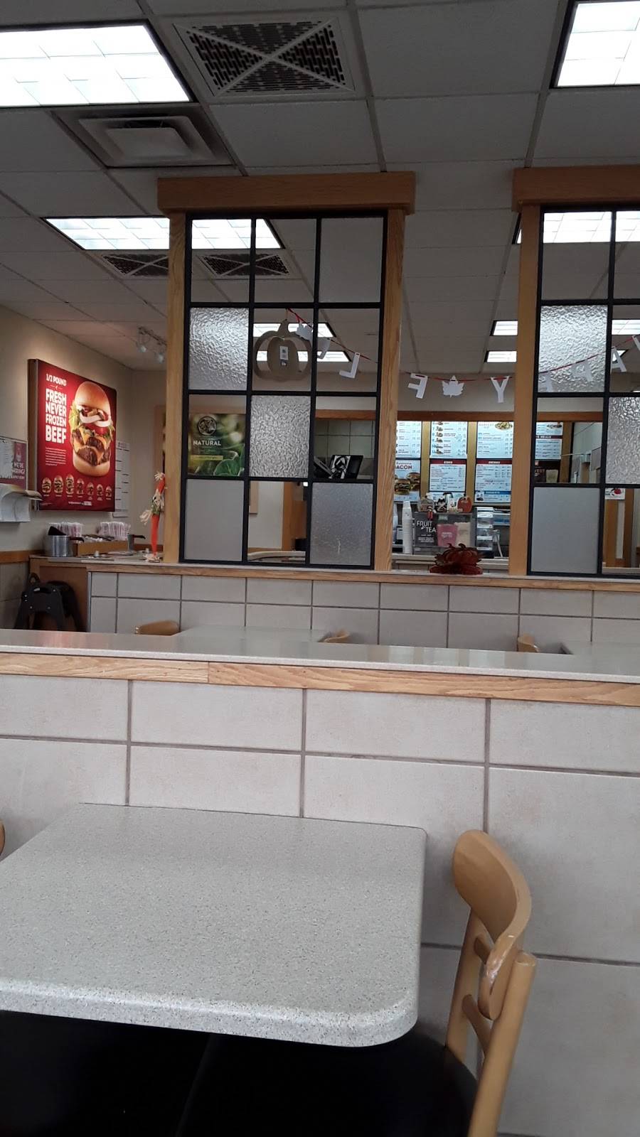 Wendys | restaurant | 2214 N Limestone St, Springfield, OH 45503, USA | 9373902330 OR +1 937-390-2330