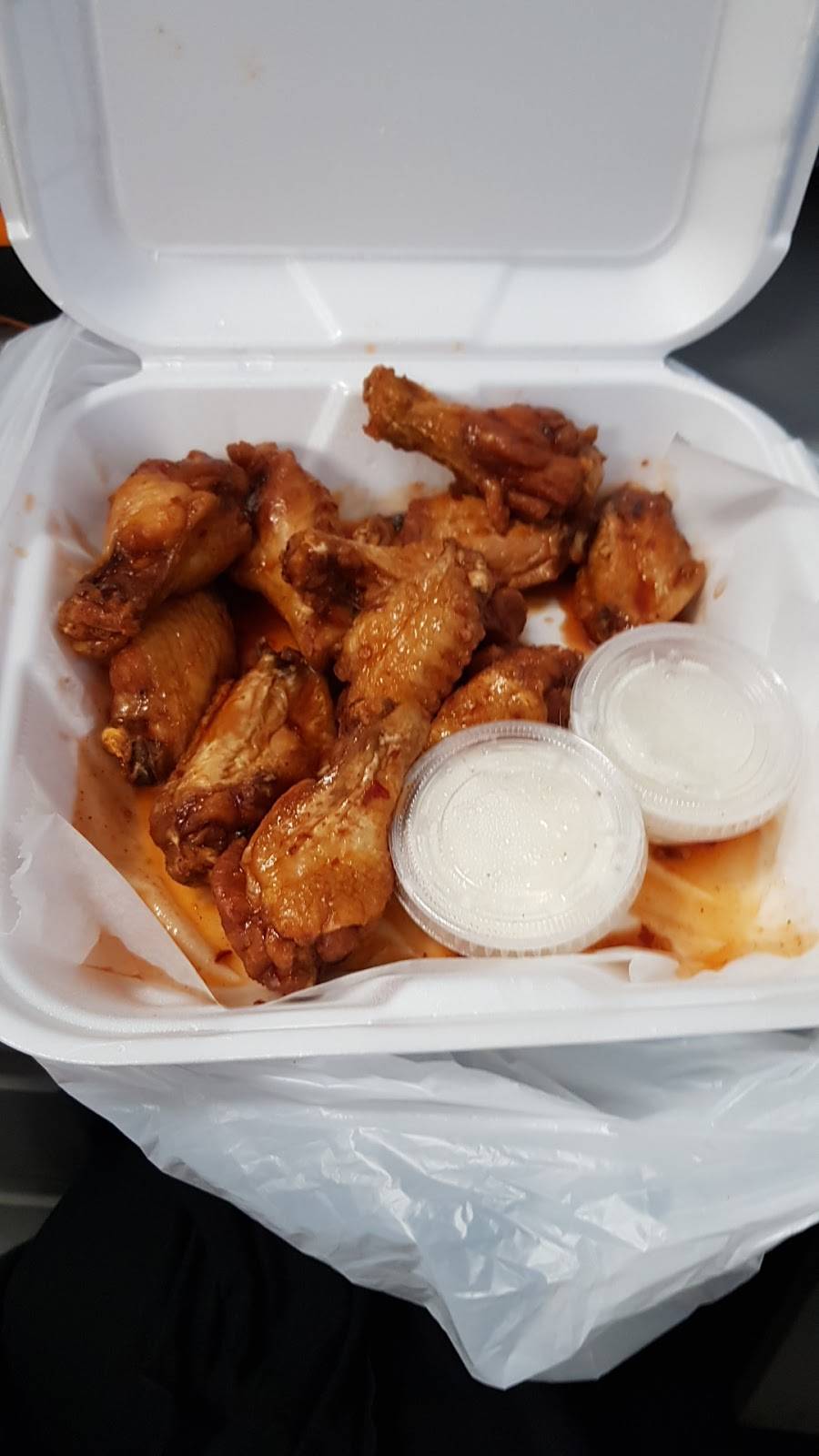 Stamps Super Burgers | restaurant | 1801 Dalton St, Jackson, MS 39204, USA | 6013524555 OR +1 601-352-4555