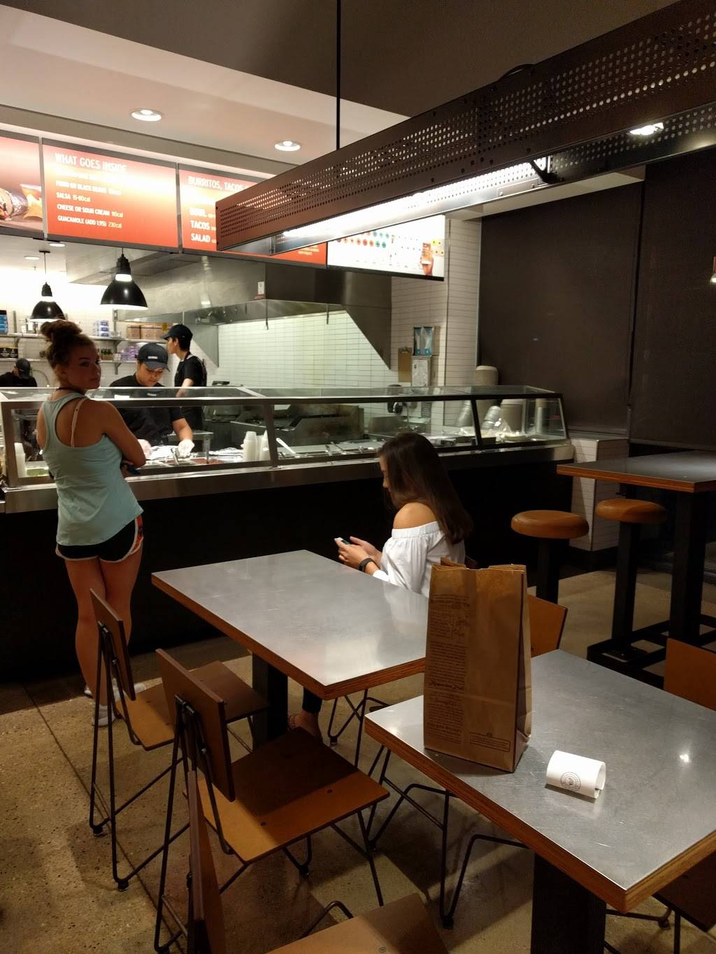 Chipotle Mexican Grill | restaurant | 945 Rockland Rd Ste A, Lake Bluff, IL 60044, USA | 8472955194 OR +1 847-295-5194