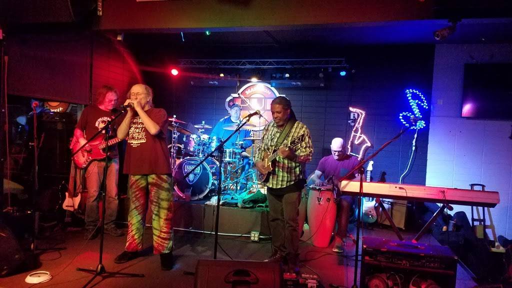 Madison Avenue Pub | restaurant | 905 Madison St, Everett, WA 98203, USA | 4253487402 OR +1 425-348-7402