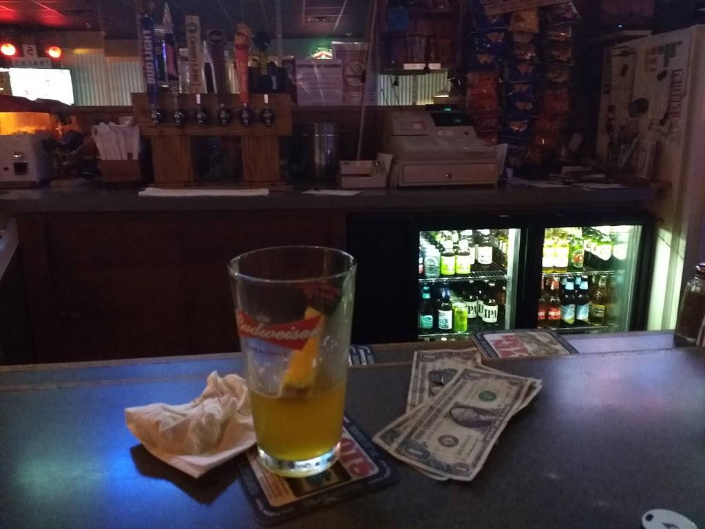 Silver Bullet | restaurant | 135 N Main St, East Peoria, IL 61611, USA | 3096940568 OR +1 309-694-0568