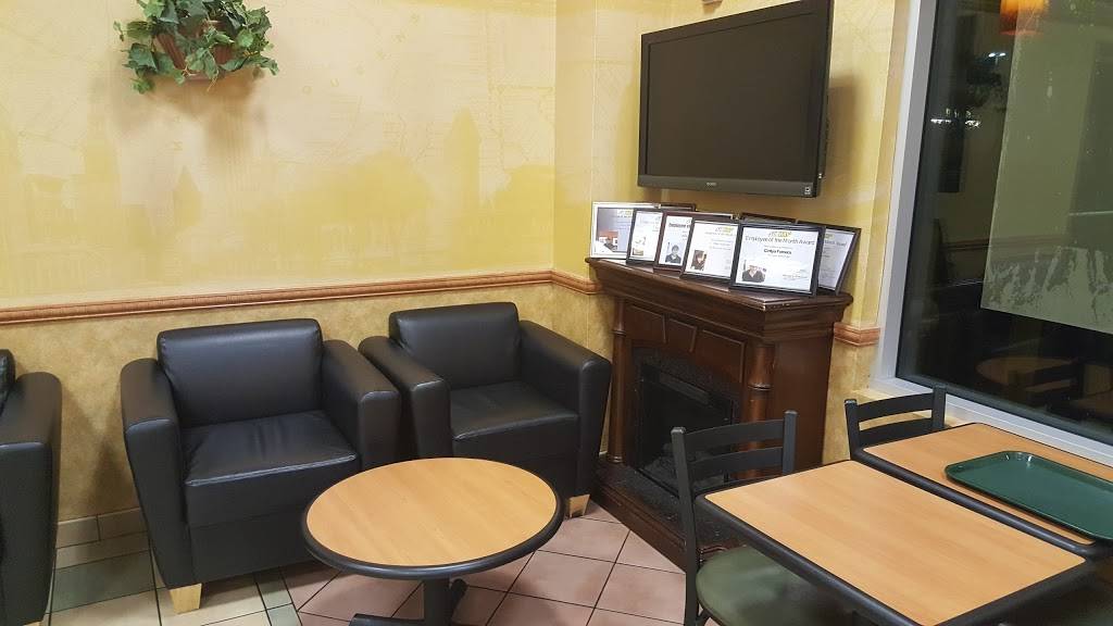 Subway | restaurant | 2811 Saviers Rd, Oxnard, CA 93033, USA | 8054872900 OR +1 805-487-2900